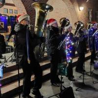 20251221_SpielenUntermTannenbaum07